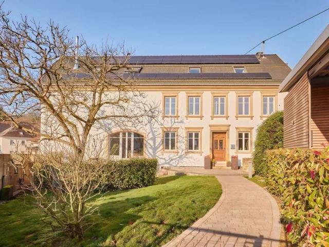 Haus zum Kaufen in Nonnweiler Kastel 890.000,00 EUR 350 m²