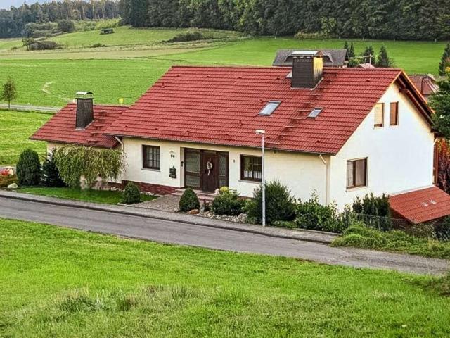 Haus zum Kaufen in Naumburg Elbenberg 328.000,00 EUR 310 m²