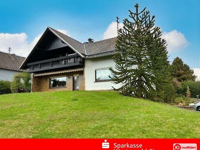 Haus zum Kaufen in Nauroth 329.000,00 EUR 241.04 m²