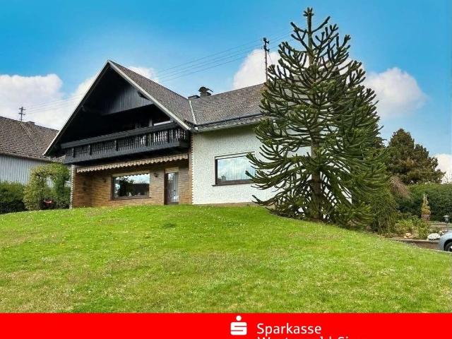 Haus zum Kaufen in Nauroth 329.000,00 EUR 241.04 m²
