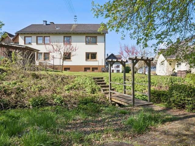 Haus zum Kaufen in Netphen 299.000,00 EUR 268 m²