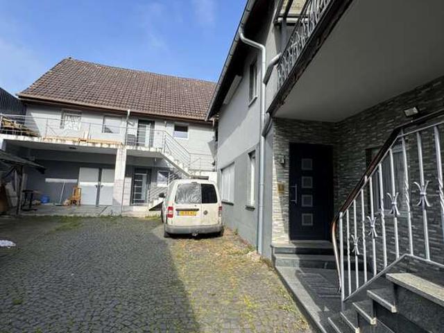 Haus zum Kaufen in Neu Anspach 990.000,00 EUR 420 m²