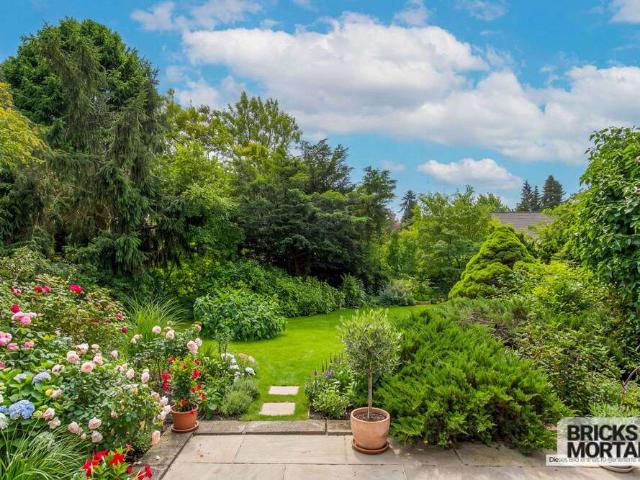 Haus zum Kaufen in Neu Isenburg Gravenbruch 590.000,00 EUR 98.86 m²