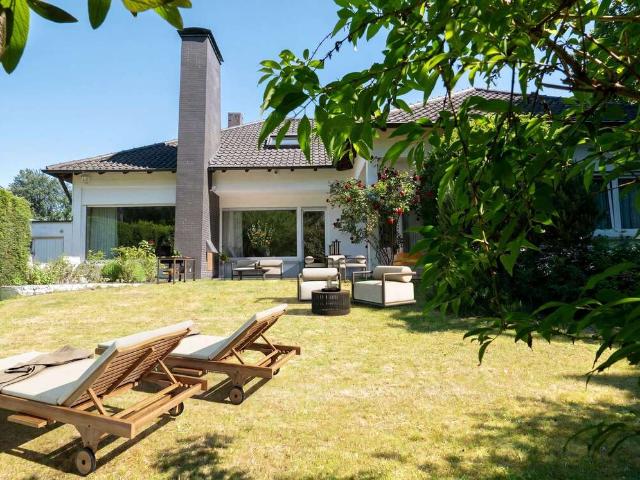 Haus zum Kaufen in Neu Isenburg 1.300.000,00 EUR 254.87 m²