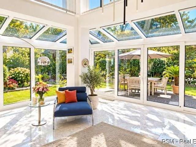 Haus zum Kaufen in Neu Isenburg 1.590.000,00 EUR 292.83 m²