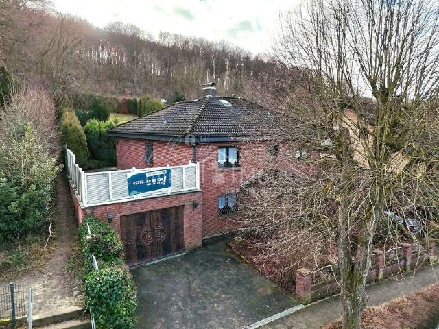 Haus zum Kaufen in Neuenrade 259.000,00 EUR 132.71 m²