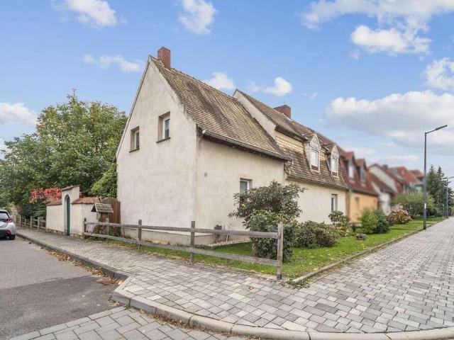 Haus zum Kaufen in Neukieritzsch 250.000,00 EUR 172 m²
