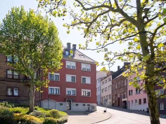 Haus zum Kaufen in Neunkirchen 489.000,00 EUR 386 m²