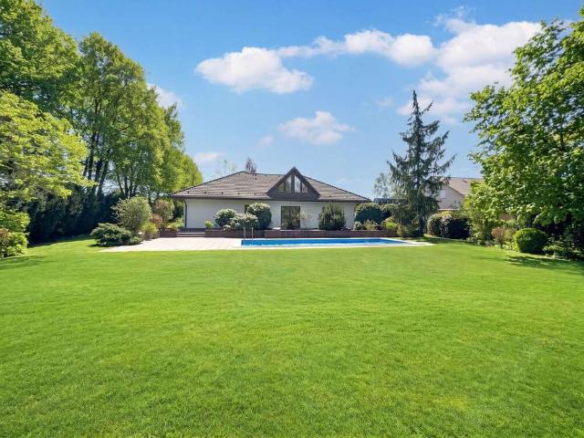 Haus zum Kaufen in Neusäß 1.390.000,00 EUR 206 m²
