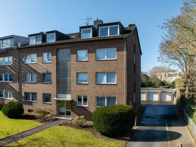 Haus zum Kaufen in Neuss 1.450.000,00 EUR 580 m²