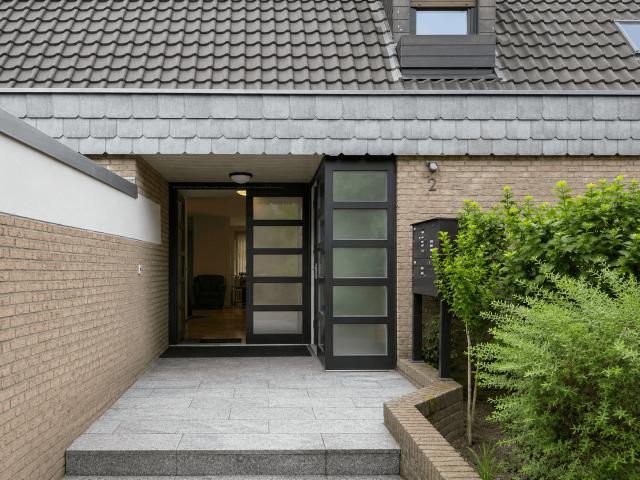 Haus zum Kaufen in Neuss 1.150.000,00 EUR 260 m²