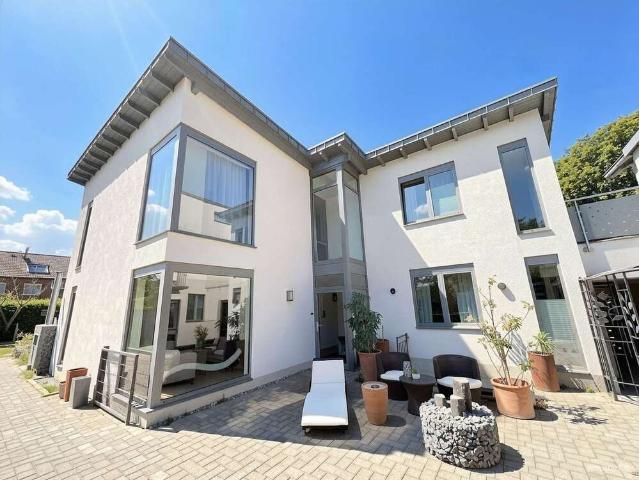 Haus zum Kaufen in Neuss 1.347.000,00 EUR 370 m²