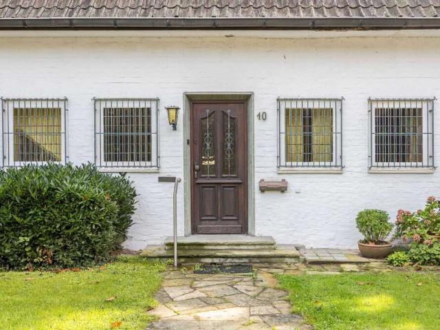 Haus zum Kaufen in Neuss 1.385.000,00 EUR 236 m²