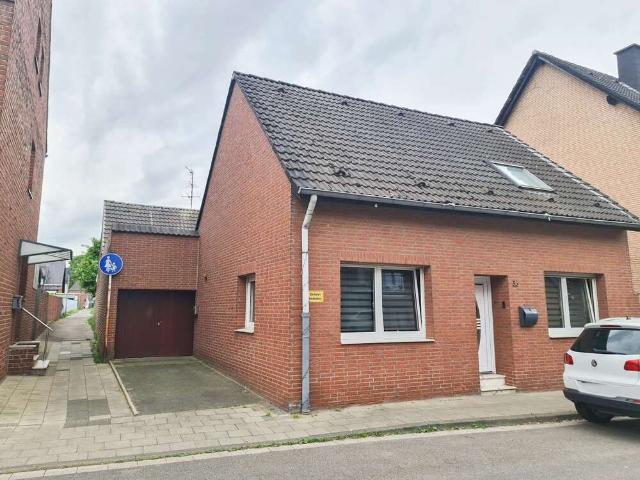 Haus zum Kaufen in Neuss 390.000,00 EUR 208 m²