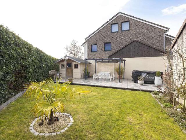 Haus zum Kaufen in Neuss 649.000,00 EUR 142 m²