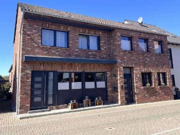 Haus zum Kaufen in Neuss Hoisten 980.000,00 EUR 314 m²