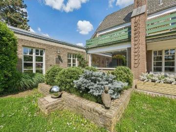 Haus zum Kaufen in Neuss Helpenstein 820.000,00 EUR 260 m²