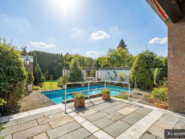 Haus zum Kaufen in Neuss Stadionviertel 1.390.000,00 EUR 286 m²