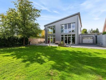 Haus zum Kaufen in Neuss Reuschenberg 1.750.000,00 EUR 241 m²