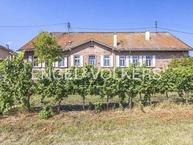Haus zum Kaufen in Neustadt an der Weinstraße 885.000,00 EUR 210 m²