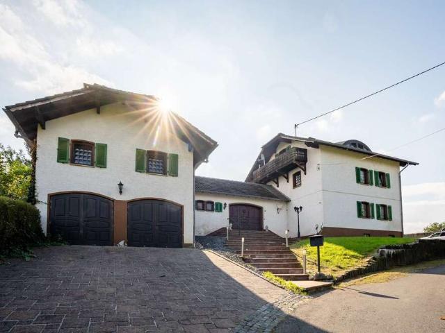 Haus zum Kaufen in Neustadt Wied 489.000,00 EUR 303 m²