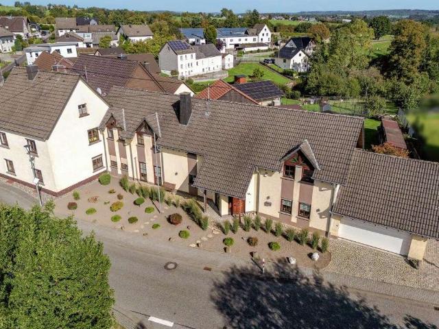 Haus zum Kaufen in Neustadt Wied Etscheid 474.000,00 EUR 335 m²