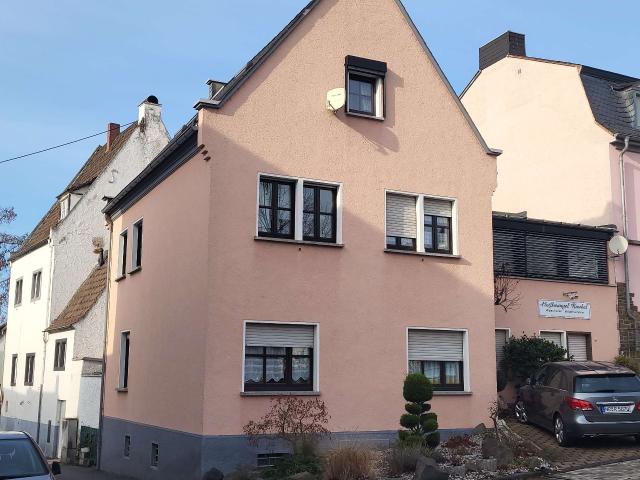 Haus zum Kaufen in Neuwied 390.000,00 EUR 215 m²