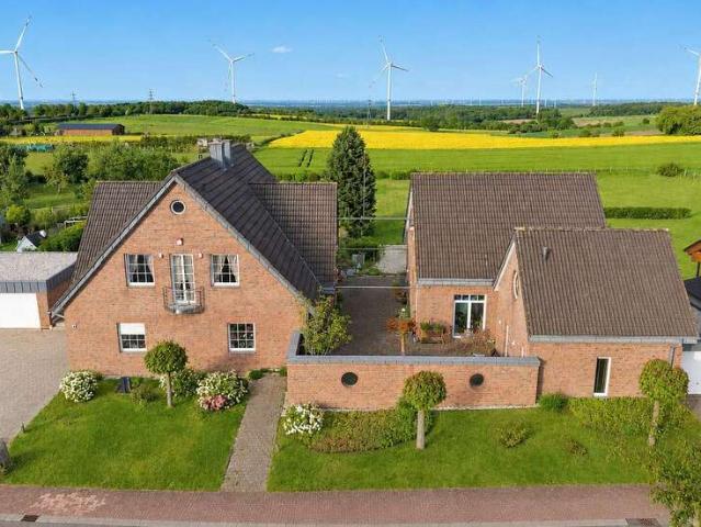 Haus zum Kaufen in Nideggen 1.550.000,00 EUR 313.5 m²