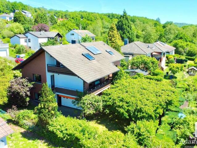 Haus zum Kaufen in Niedenstein 369.000,00 EUR 245 m²