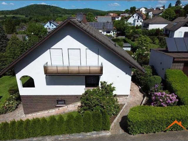 Haus zum Kaufen in Niedenstein 389.000,00 EUR 150 m²