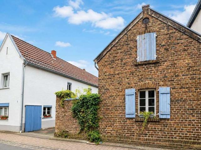 Haus zum Kaufen in Niederkassel Mondorf 586.000,00 EUR 131 m²