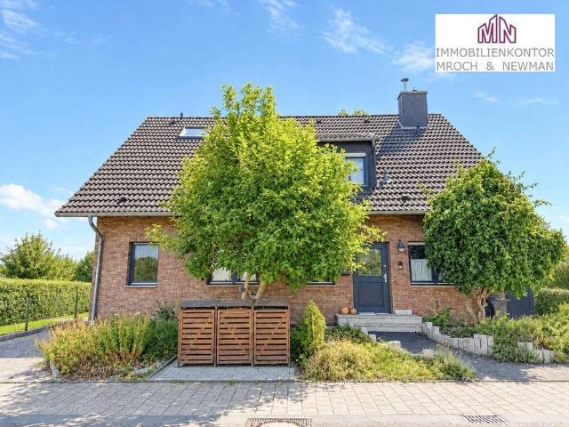 Haus zum Kaufen in Niederkassel Mondorf 695.000,00 EUR 200 m²