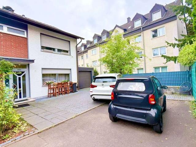 Haus zum Kaufen in Niederkassel 449.900,00 EUR 118 m²