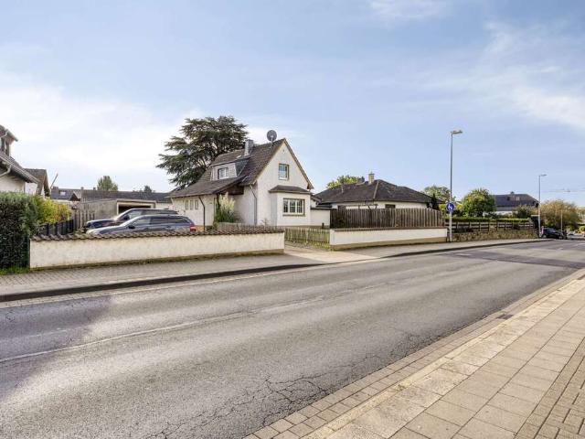 Haus zum Kaufen in Niederkassel 544.000,00 EUR 175 m²