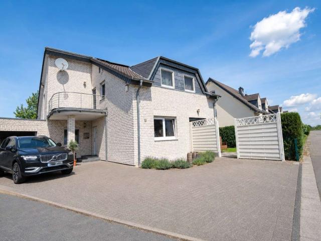 Haus zum Kaufen in Niederkassel 729.000,00 EUR 202 m²