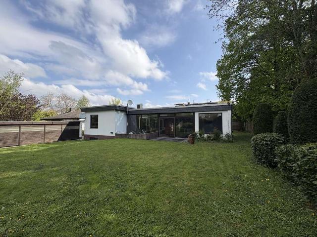Haus zum Kaufen in Niederhöchstadt 799.000,00 EUR 195 m²