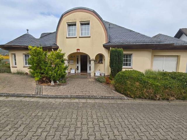 Haus zum Kaufen in Niederheimbach 550.000,00 EUR 280 m²