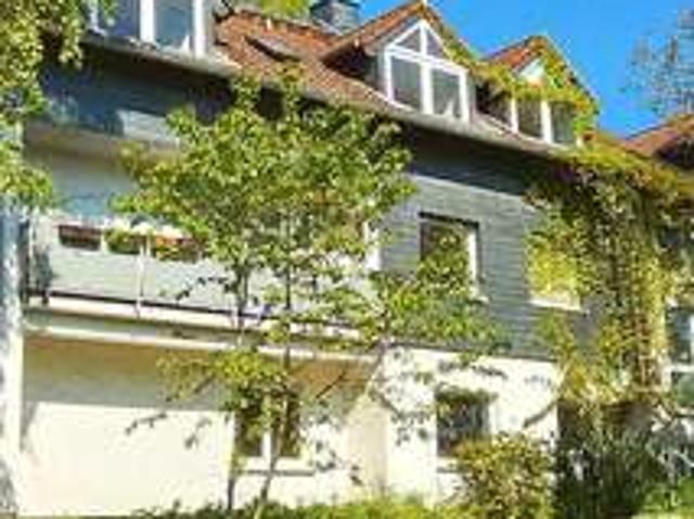 Haus zum Kaufen in Niedernhausen 845.000,00 EUR 326 m²