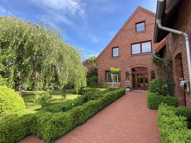 Haus zum Kaufen in Niedernwöhren 339.000,00 EUR 281 m²