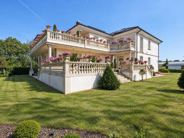 Haus zum Kaufen in Nienburg Weser 1.690.000,00 EUR 465 m²