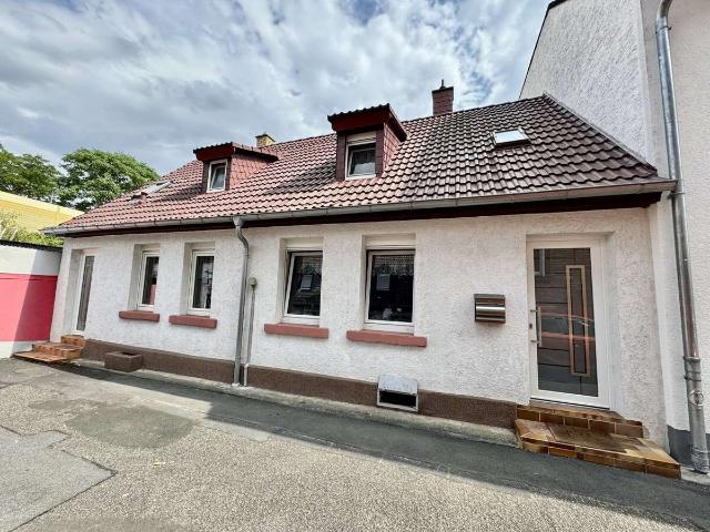 Haus zum Kaufen in Nierstein 299.000,00 EUR 144 m²