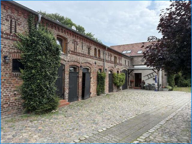 Haus zum Kaufen in Nuthetal 950.000,00 EUR 237 m²