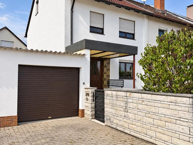 Haus zum Kaufen in Nürnberg 270.000,00 EUR 113 m²