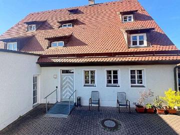 Haus zum Kaufen in Nürnberg 699.000,00 EUR 307.9 m²