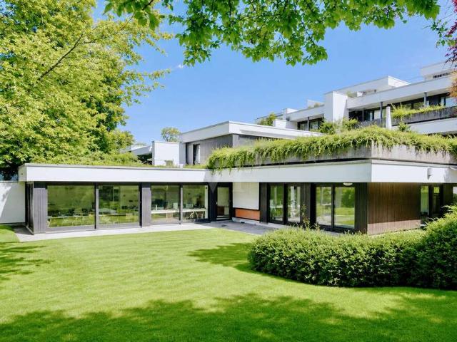 Haus zum Kaufen in Nürtingen 1.850.000,00 EUR 952.43 m²