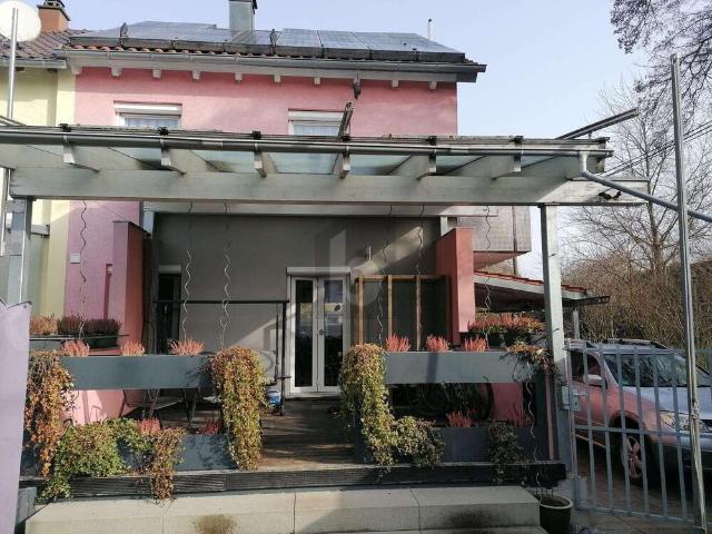 Haus zum Kaufen in Nürtingen 595.000,00 EUR 122 m²