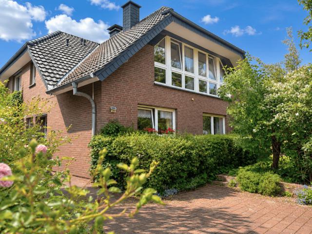 Haus zum Kaufen in Soest 525.000,00 EUR 210.67 m²