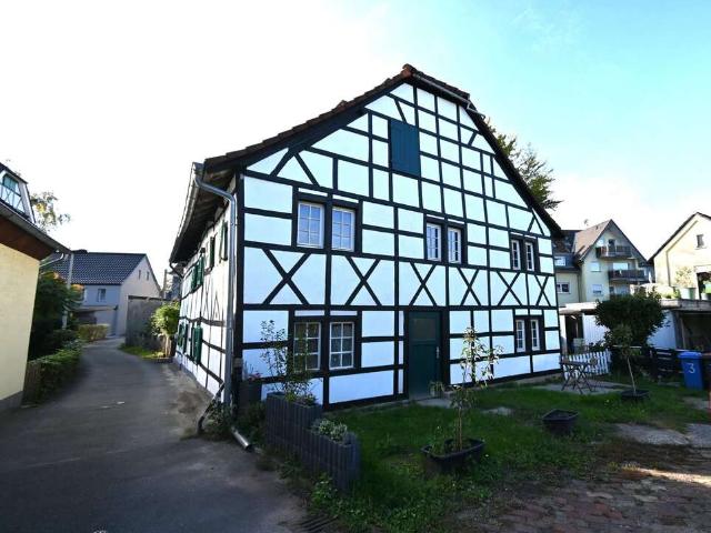 Haus zum Kaufen in Solingen 299.000,00 EUR 200 m²
