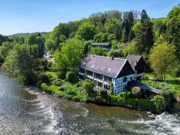 Haus zum Kaufen in Solingen 885.000,00 EUR 430 m²