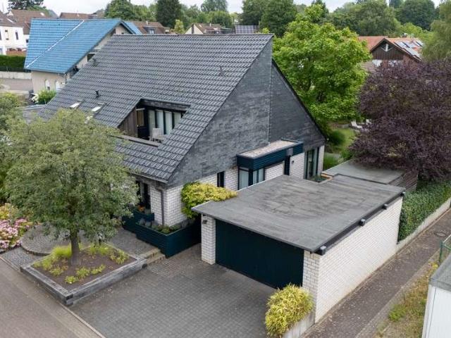 Haus zum Kaufen in Solingen Höhscheid 1.174.000,00 EUR 263.29 m²